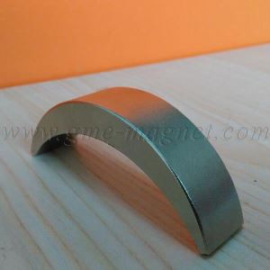 Magneti v obliki polmeseca Magneti v obliki polmeseca Arc magneti